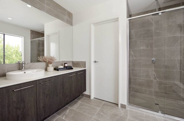 Ensuite- Aspire Display