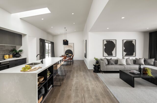 Kitchen & Family - Armstrong Display