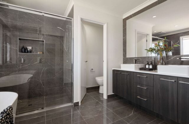 Ensuite - Edgebrook Display