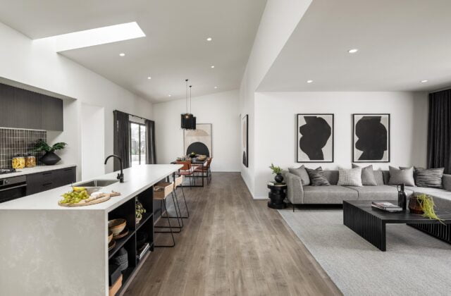 Living - Armstrong Display