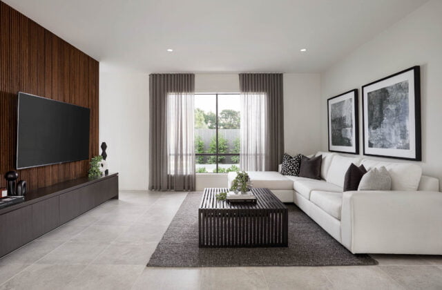 Living - Orana Display