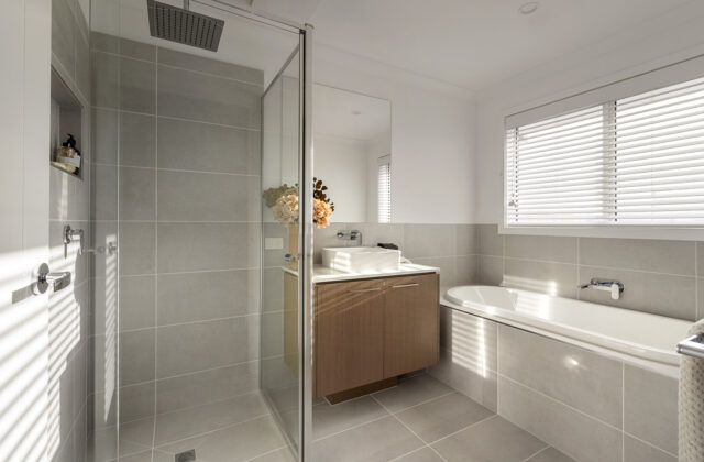 Bathroom - Alamora Display