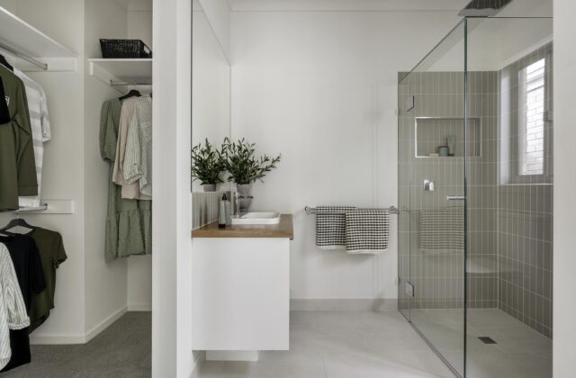 Ensuite/Walk-In-Robe - Mt. Atkinson Display