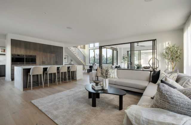 Family - Oakleigh East Display 