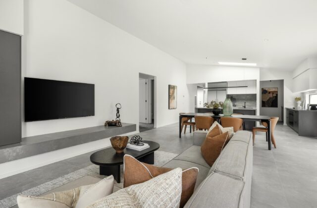 Family/Meals/Kitchen - Riverfield display