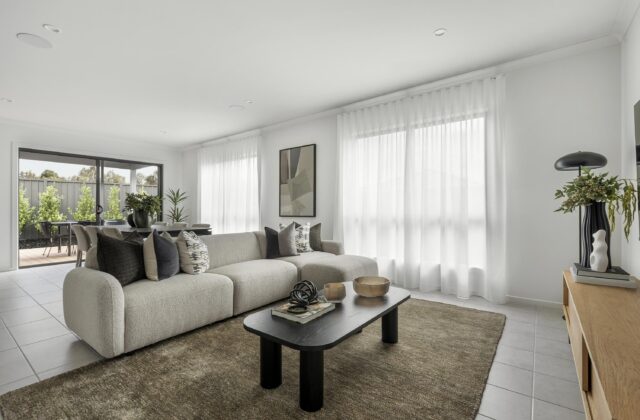 Family/Meals - Ridgelea Display 