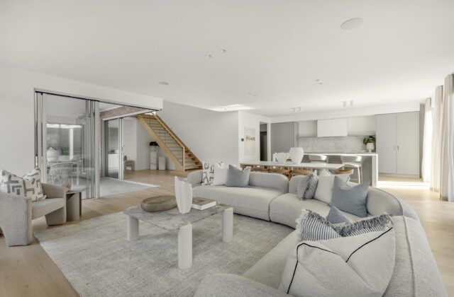 Family/Meals - Riverfield Display 